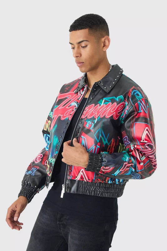 GIACCA BOMBER SQUADRATA HOMME IN PU CON STAMPA DI BORCHIE NERE